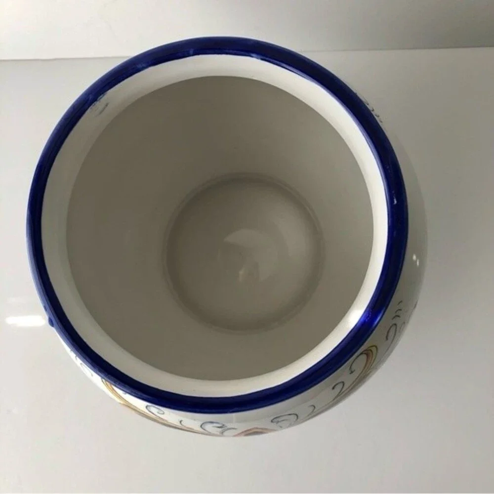 TUSCANY VASE DECORATIVE WITH LID 11.5'' TALL WHITE/BLUE MULTICOLOR MADE IN CHINA